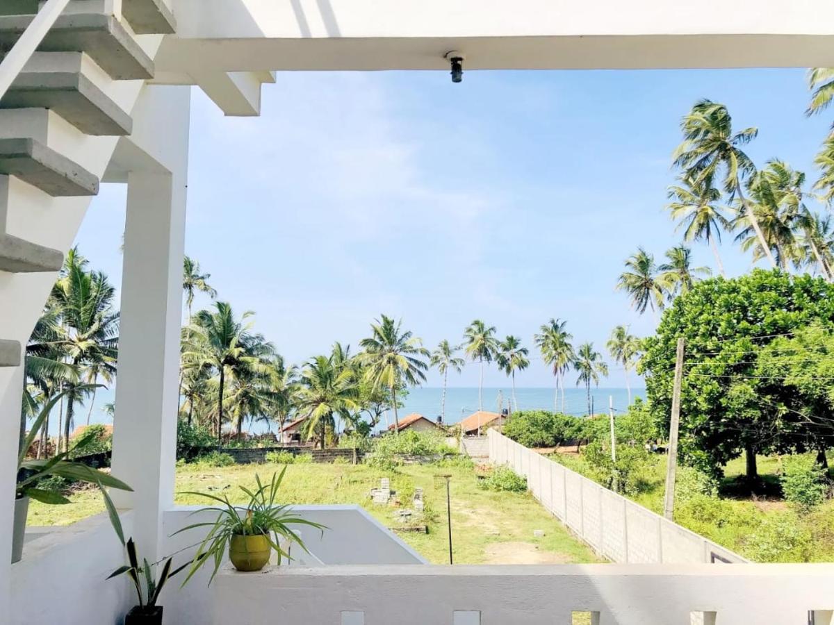Ayona Beach Villa Katuneriya Екстер'єр фото